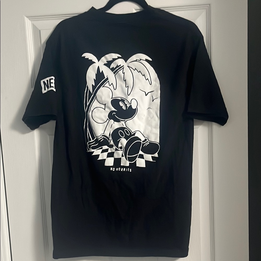 Disney Neff Large Men’s Shirt